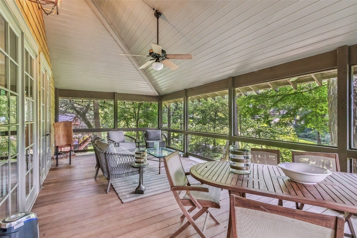 Highlands, North Carolina 28741, United States, 3 Bedrooms Bedrooms, ,5 BathroomsBathrooms,Residential,Active,185133