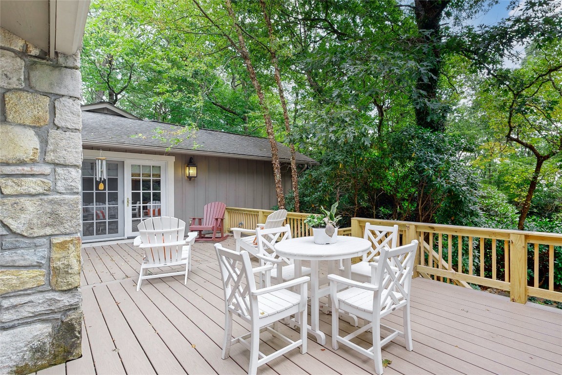 Highlands, North Carolina 28741, United States, 3 Bedrooms Bedrooms, ,3 BathroomsBathrooms,Residential,Active,164403