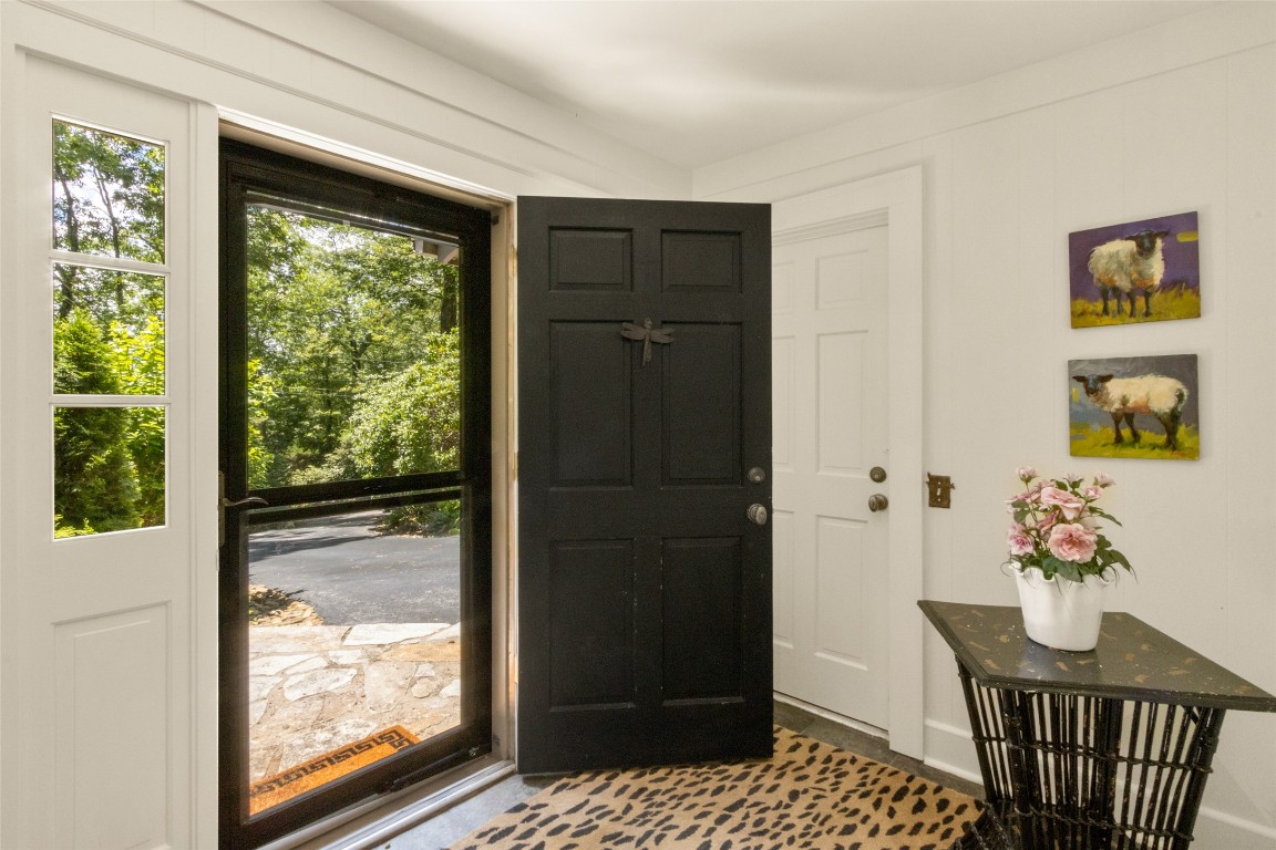 Highlands, North Carolina 28741, United States, 3 Bedrooms Bedrooms, ,3 BathroomsBathrooms,Residential,Active,164403