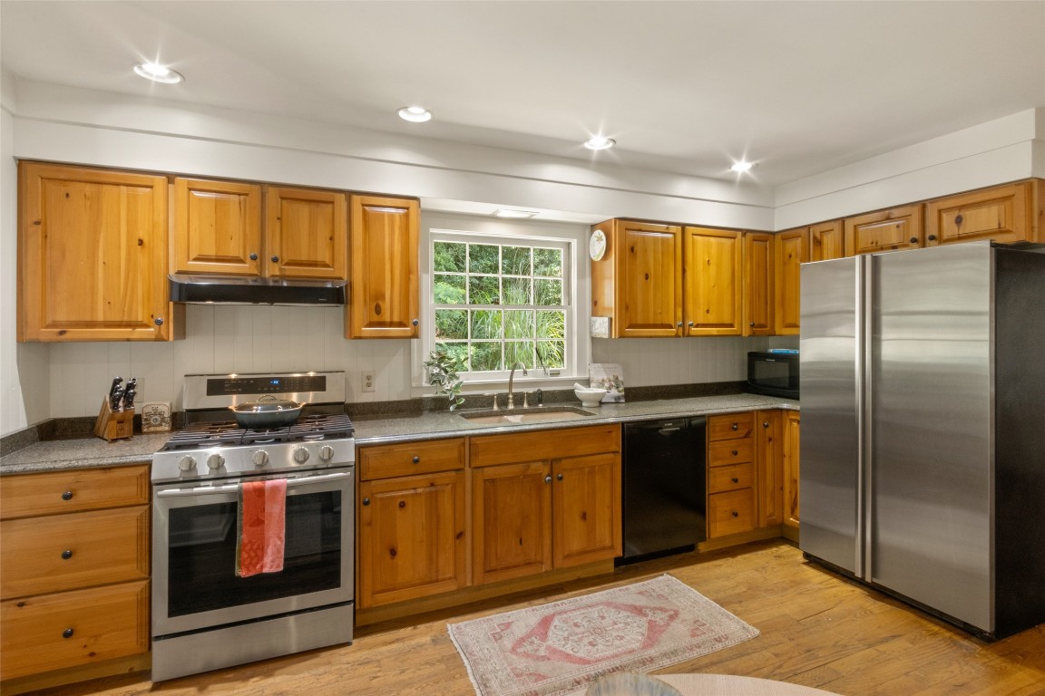 Highlands, North Carolina 28741, United States, 3 Bedrooms Bedrooms, ,3 BathroomsBathrooms,Residential,Active,164403