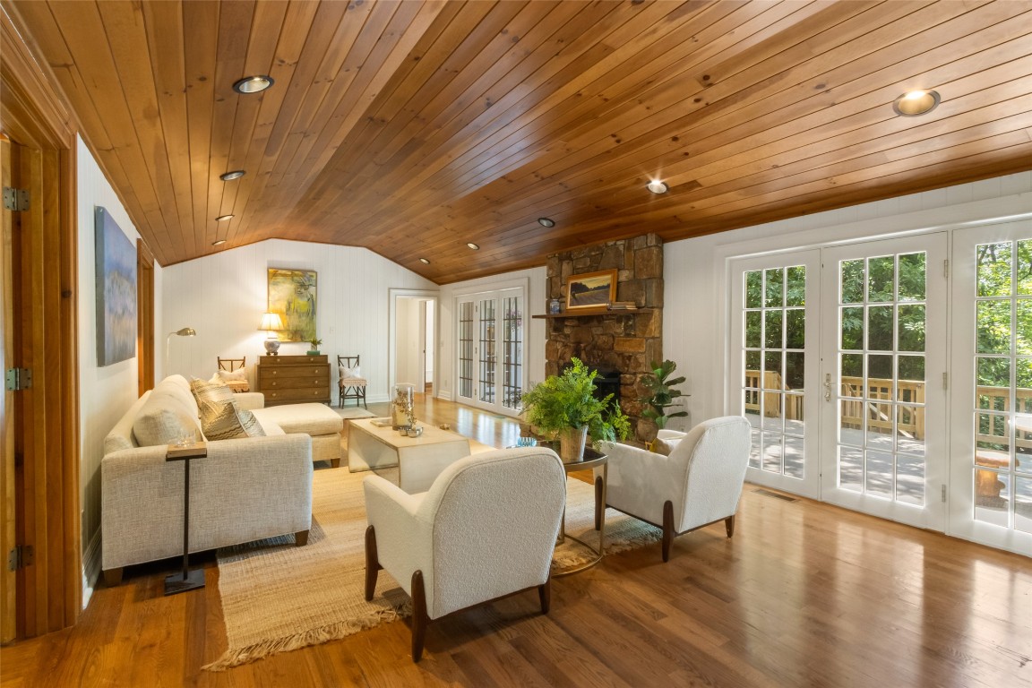 Highlands, North Carolina 28741, United States, 3 Bedrooms Bedrooms, ,3 BathroomsBathrooms,Residential,Active,164403