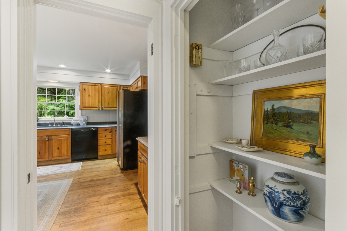 Highlands, North Carolina 28741, United States, 3 Bedrooms Bedrooms, ,3 BathroomsBathrooms,Residential,Active,164403