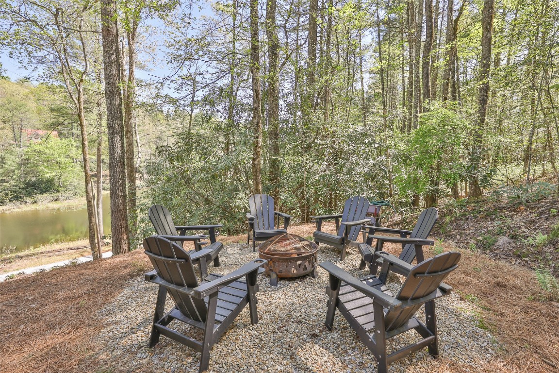 Cashiers, North Carolina 28717, United States, 3 Bedrooms Bedrooms, ,2 BathroomsBathrooms,Residential,Active,121898