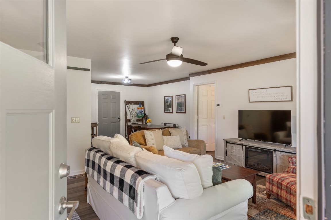 Cashiers, North Carolina 28717, United States, 3 Bedrooms Bedrooms, ,2 BathroomsBathrooms,Residential,Active,121898