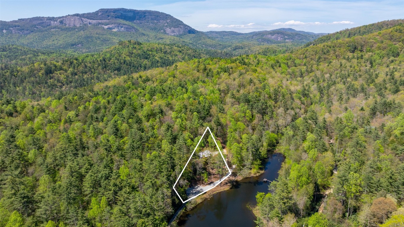 Cashiers, North Carolina 28717, United States, 3 Bedrooms Bedrooms, ,2 BathroomsBathrooms,Residential,Active,121898