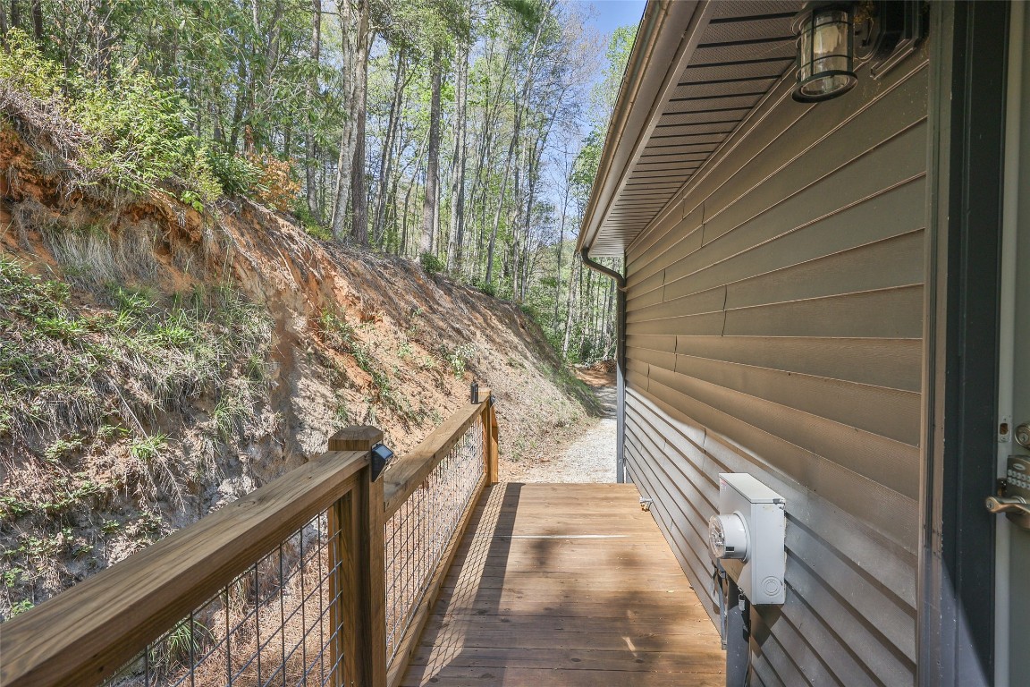 Cashiers, North Carolina 28717, United States, 3 Bedrooms Bedrooms, ,2 BathroomsBathrooms,Residential,Active,121898