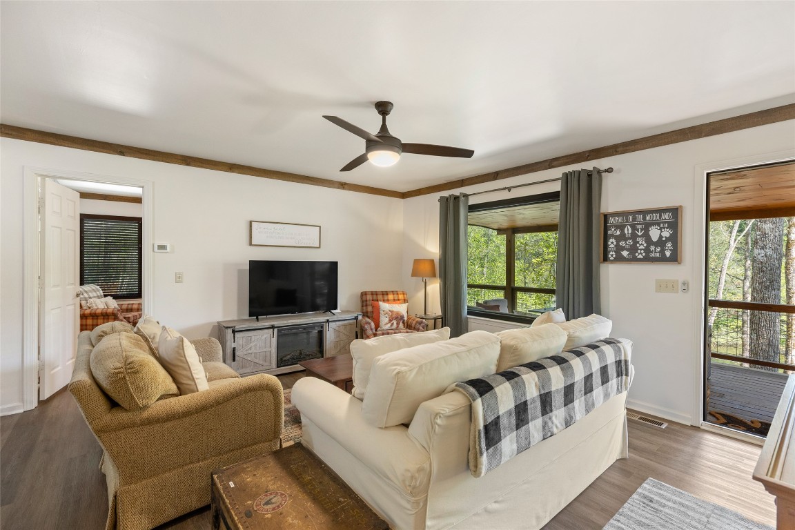 Cashiers, North Carolina 28717, United States, 3 Bedrooms Bedrooms, ,2 BathroomsBathrooms,Residential,Active,121898