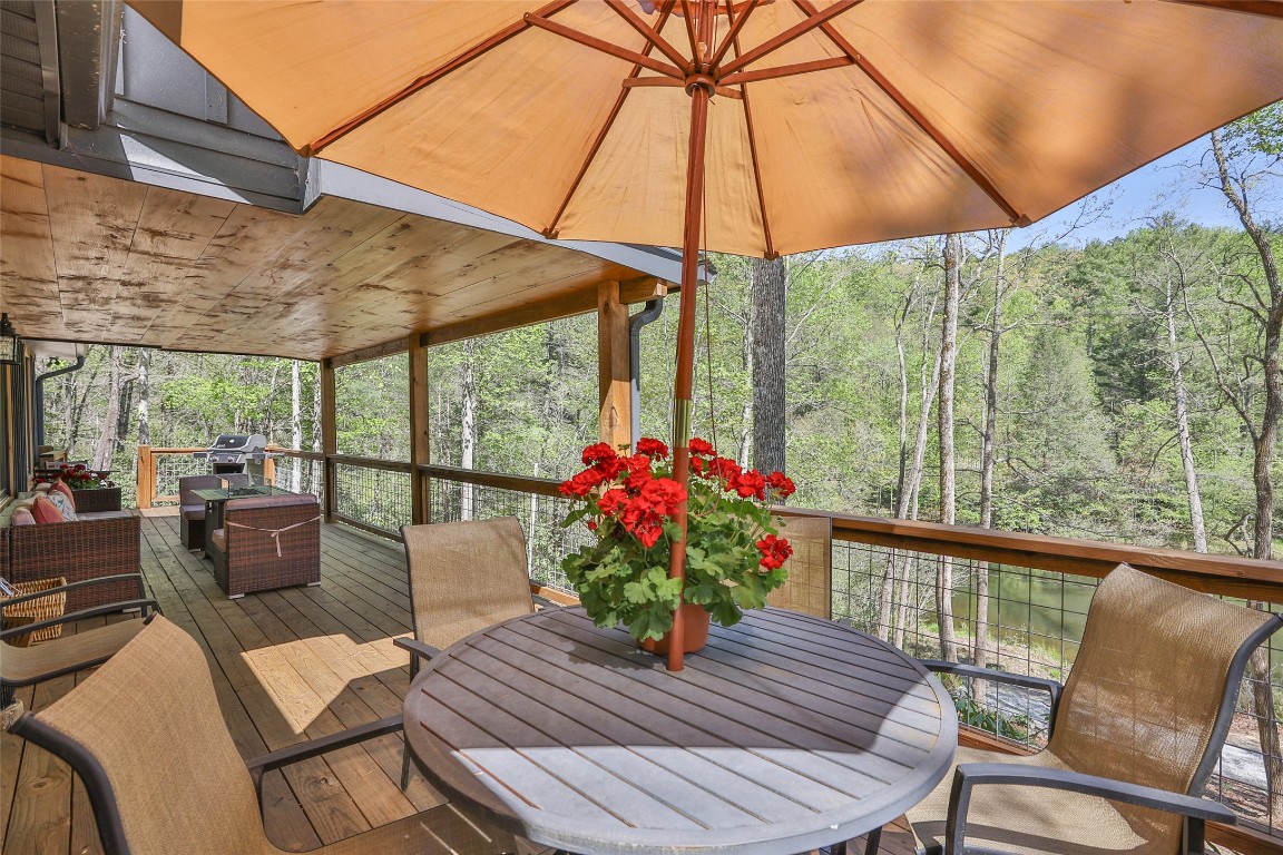 Cashiers, North Carolina 28717, United States, 3 Bedrooms Bedrooms, ,2 BathroomsBathrooms,Residential,Active,121898