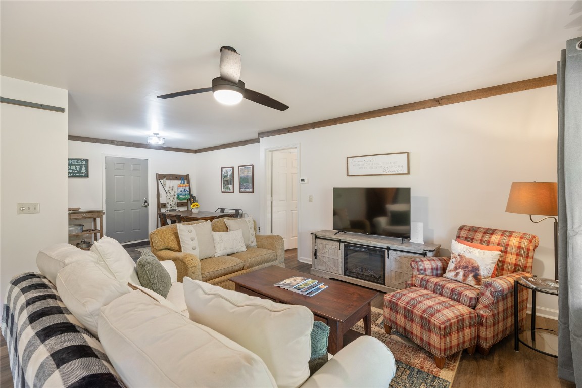 Cashiers, North Carolina 28717, United States, 3 Bedrooms Bedrooms, ,2 BathroomsBathrooms,Residential,Active,121898