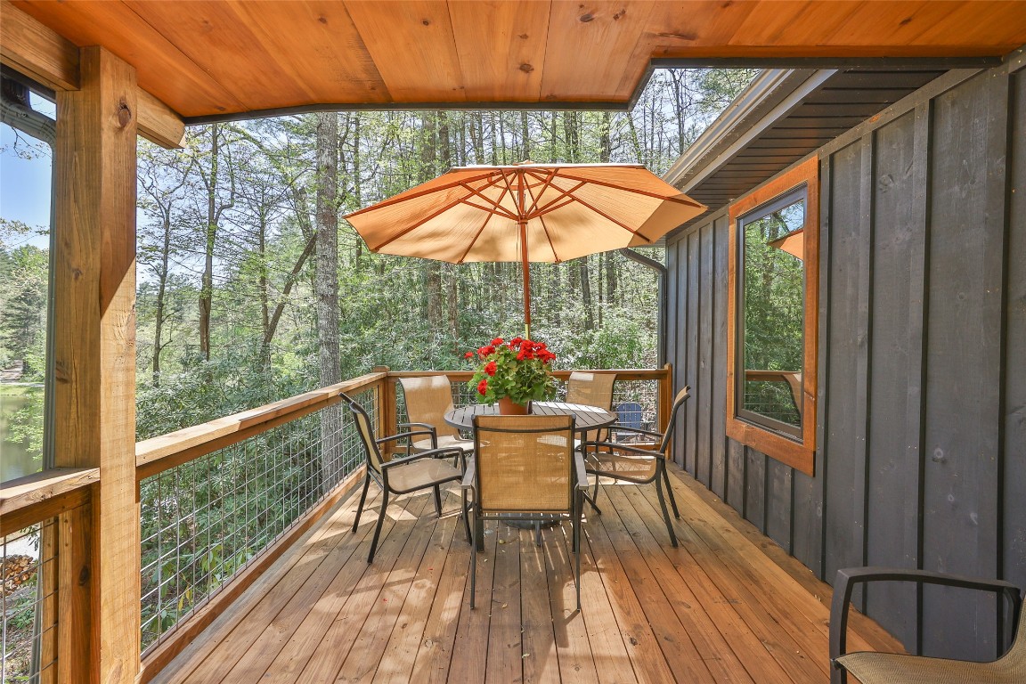 Cashiers, North Carolina 28717, United States, 3 Bedrooms Bedrooms, ,2 BathroomsBathrooms,Residential,Active,121898