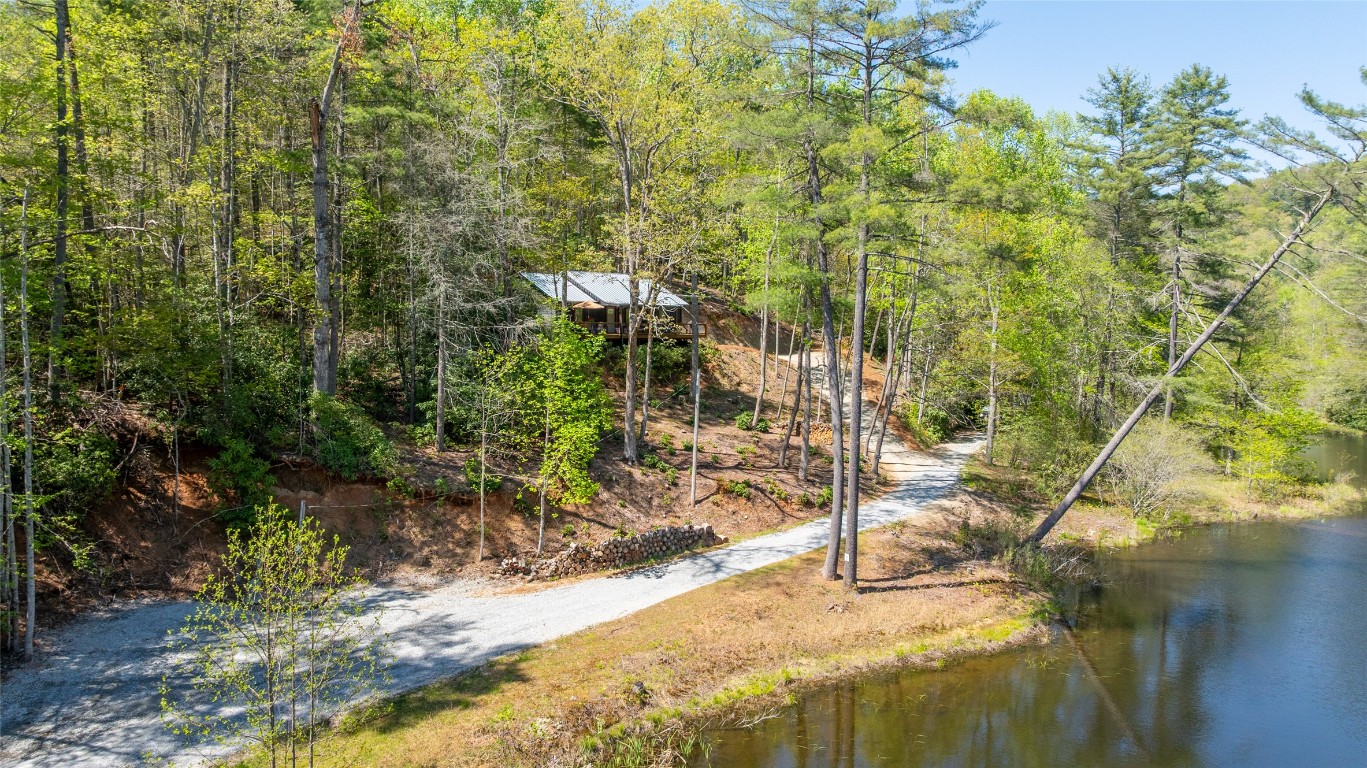 Cashiers, North Carolina 28717, United States, 3 Bedrooms Bedrooms, ,2 BathroomsBathrooms,Residential,Active,121898