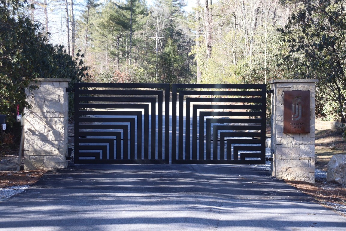 Cashiers, North Carolina 28717, United States, 4 Bedrooms Bedrooms, ,5 BathroomsBathrooms,Residential,Active,234489