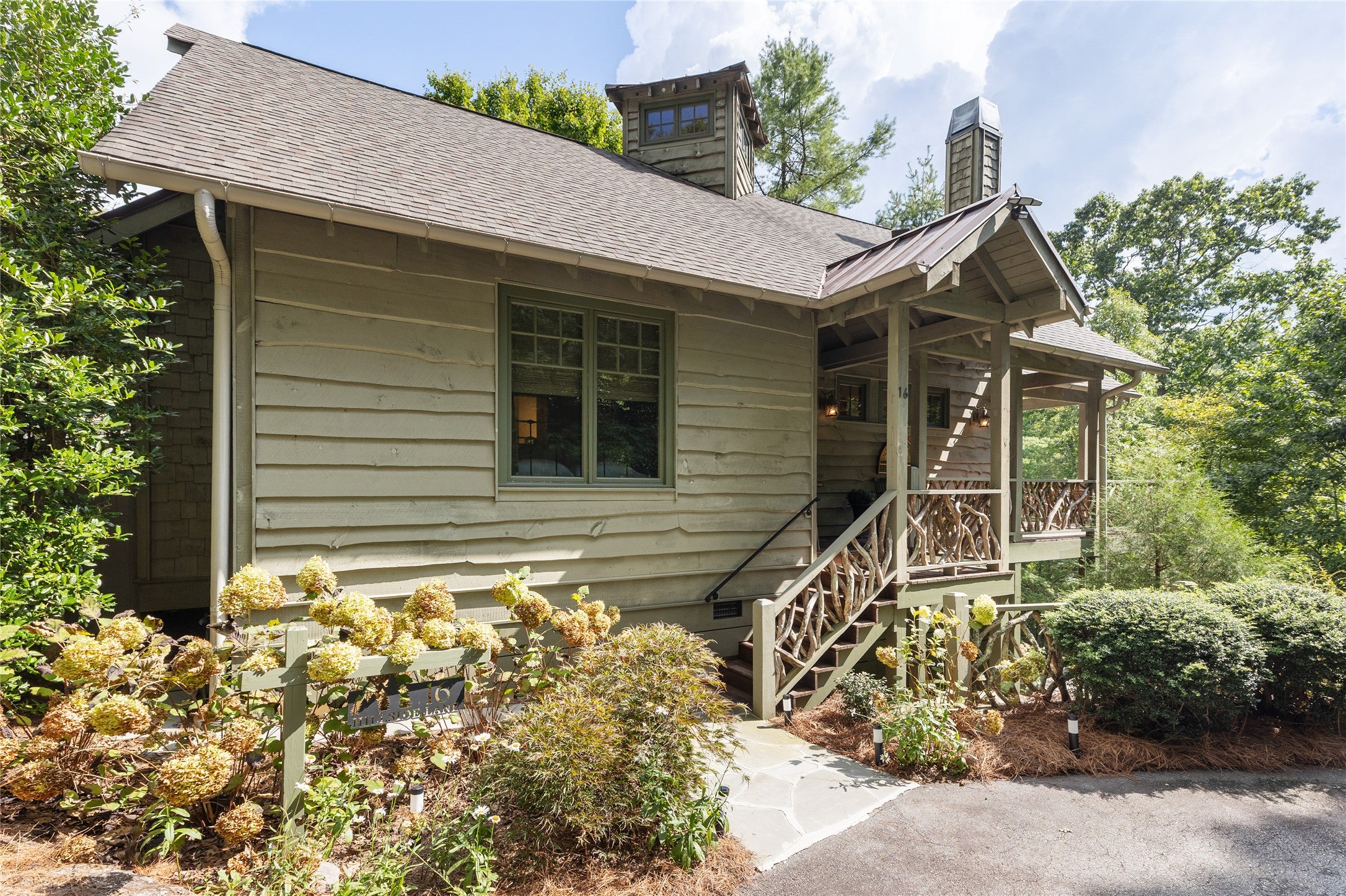 16 Hillside Lane