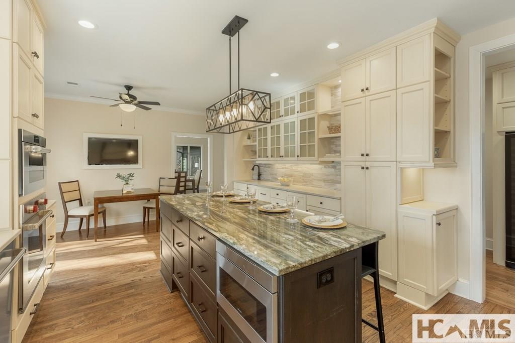 Highlands, North Carolina 28741, United States, 4 Bedrooms Bedrooms, ,5 BathroomsBathrooms,Residential,Active,160441