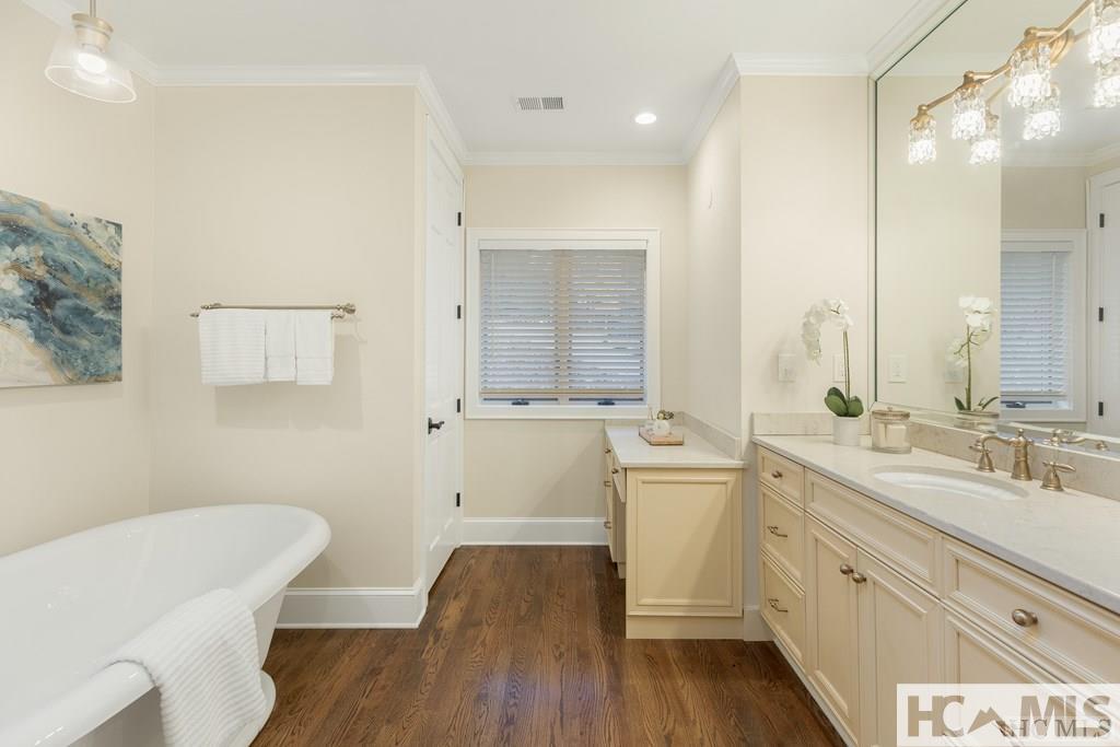 Highlands, North Carolina 28741, United States, 4 Bedrooms Bedrooms, ,5 BathroomsBathrooms,Residential,Active,160441