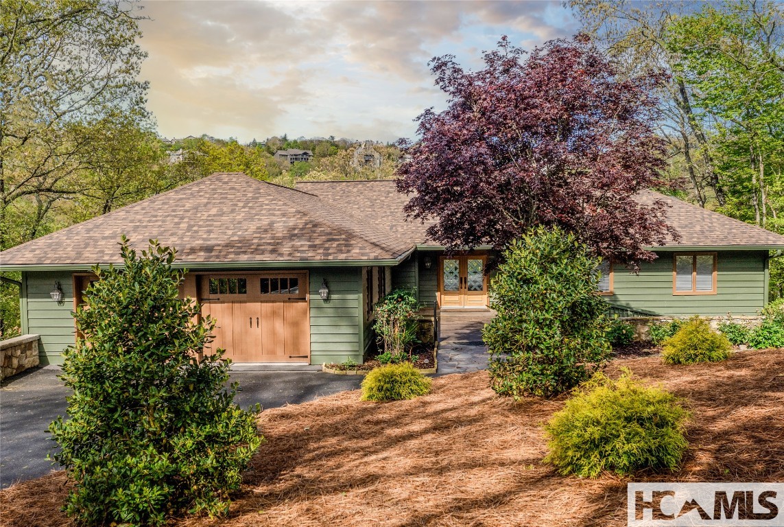 Highlands, North Carolina 28741, United States, 4 Bedrooms Bedrooms, ,5 BathroomsBathrooms,Residential,Active,160441 Highlands, North Carolina 28741, United States, 4 Bedrooms Bedrooms, ,5 BathroomsBathrooms,Residential,Active,160441