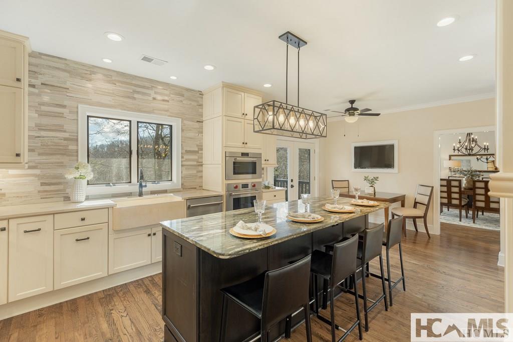 Highlands, North Carolina 28741, United States, 4 Bedrooms Bedrooms, ,5 BathroomsBathrooms,Residential,Active,160441