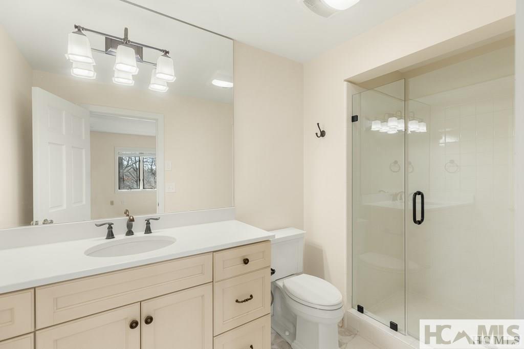 Highlands, North Carolina 28741, United States, 4 Bedrooms Bedrooms, ,5 BathroomsBathrooms,Residential,Active,160441