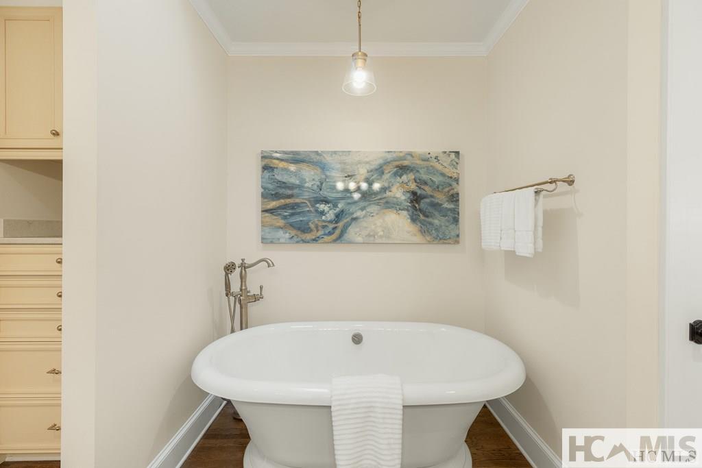 Highlands, North Carolina 28741, United States, 4 Bedrooms Bedrooms, ,5 BathroomsBathrooms,Residential,Active,160441