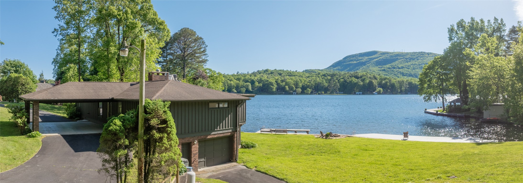 Lake Toxaway, North Carolina 28747, United States, 4 Bedrooms Bedrooms, ,4 BathroomsBathrooms,Residential,Active,146415