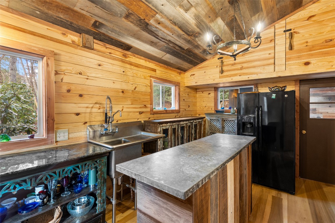 Cullowhee, North Carolina 28723, United States, 1 Bedroom Bedrooms, ,1 BathroomBathrooms,Residential,Active,250351