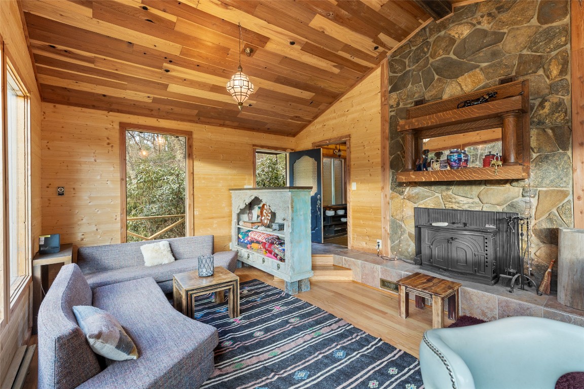 Cullowhee, North Carolina 28723, United States, 1 Bedroom Bedrooms, ,1 BathroomBathrooms,Residential,Active,250351