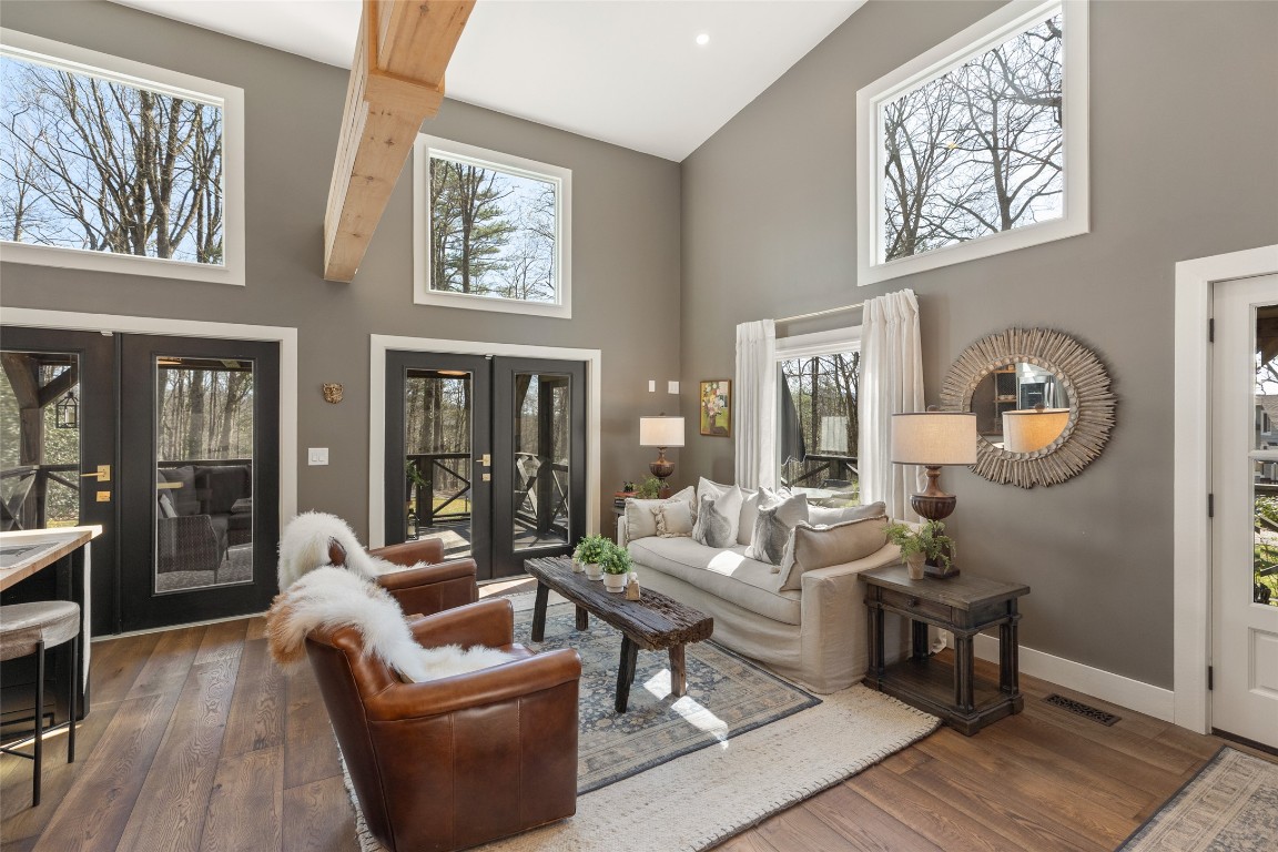 Highlands, North Carolina 28741, United States, 2 Bedrooms Bedrooms, ,2 BathroomsBathrooms,Residential,Active,107568