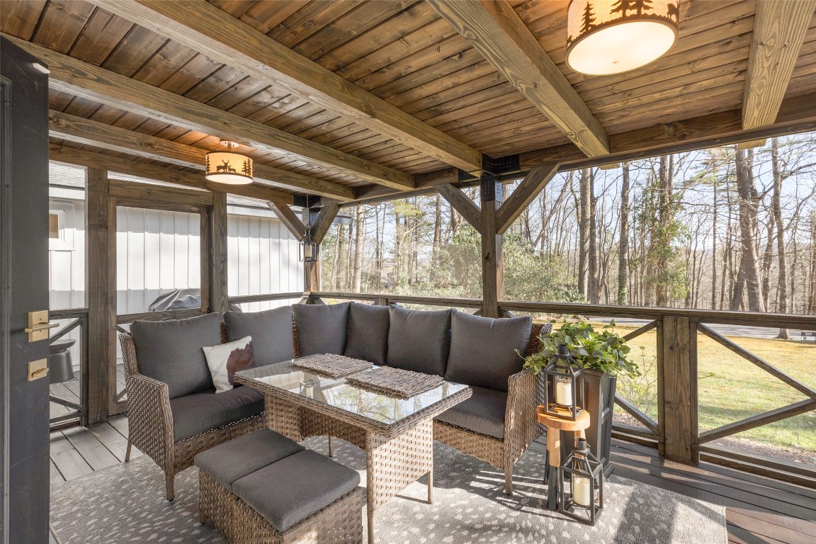 Highlands, North Carolina 28741, United States, 2 Bedrooms Bedrooms, ,2 BathroomsBathrooms,Residential,Active,107568