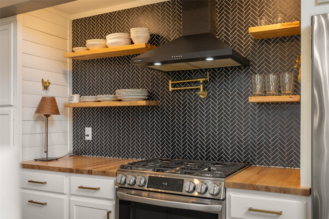 Highlands, North Carolina 28741, United States, 2 Bedrooms Bedrooms, ,2 BathroomsBathrooms,Residential,Active,107568