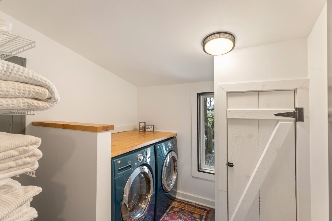 Highlands, North Carolina 28741, United States, 2 Bedrooms Bedrooms, ,2 BathroomsBathrooms,Residential,Active,107568