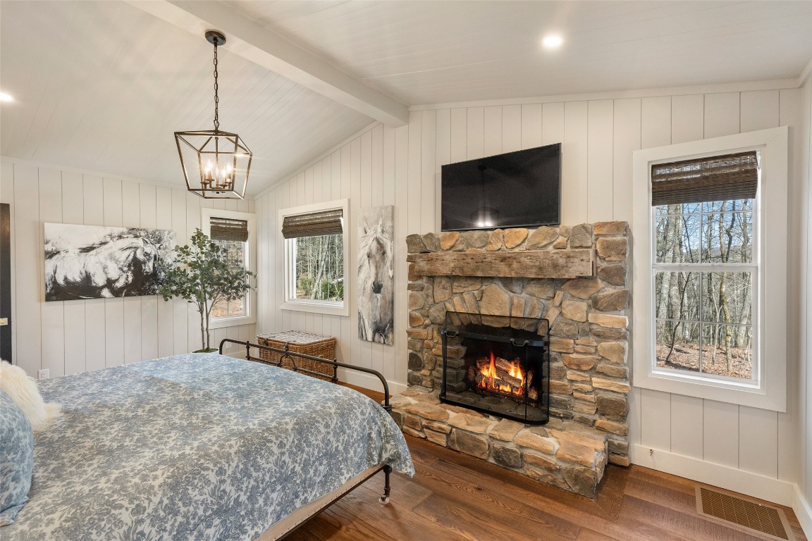 Highlands, North Carolina 28741, United States, 2 Bedrooms Bedrooms, ,2 BathroomsBathrooms,Residential,Active,107568