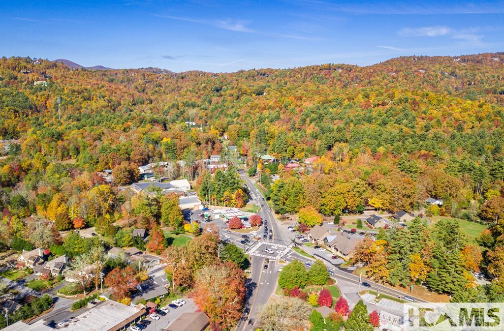 Cashiers, North Carolina 28717, United States, 4 Bedrooms Bedrooms, ,5 BathroomsBathrooms,Residential,Active,162645