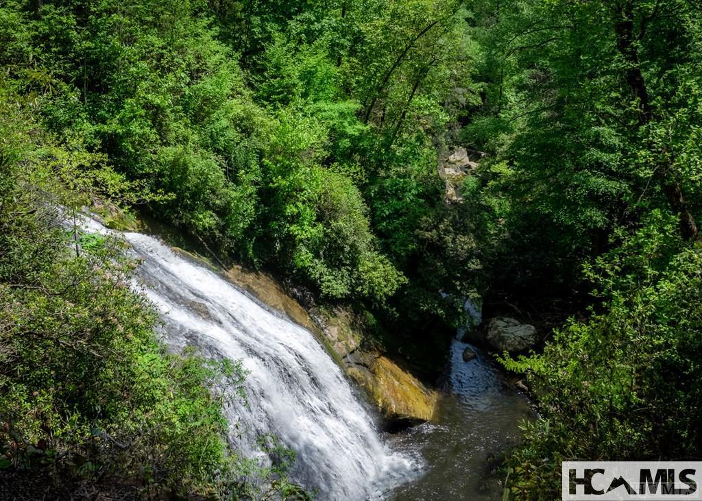 Cashiers, North Carolina 28717, United States, 4 Bedrooms Bedrooms, ,5 BathroomsBathrooms,Residential,Active,162645