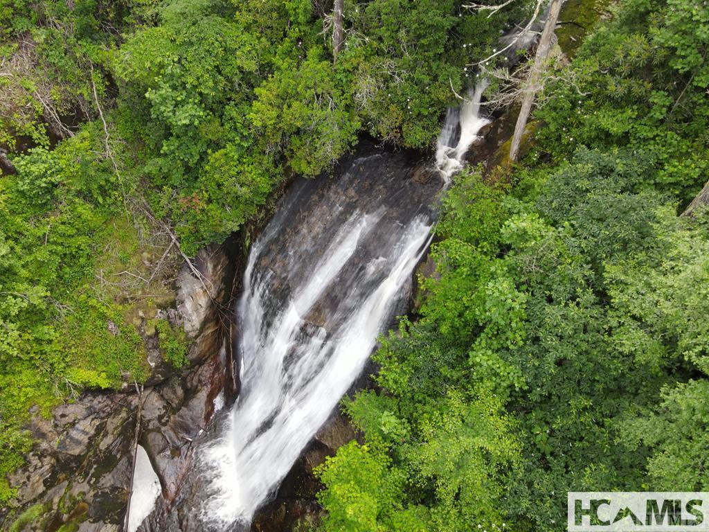 Cashiers, North Carolina 28717, United States, 4 Bedrooms Bedrooms, ,5 BathroomsBathrooms,Residential,Active,162645