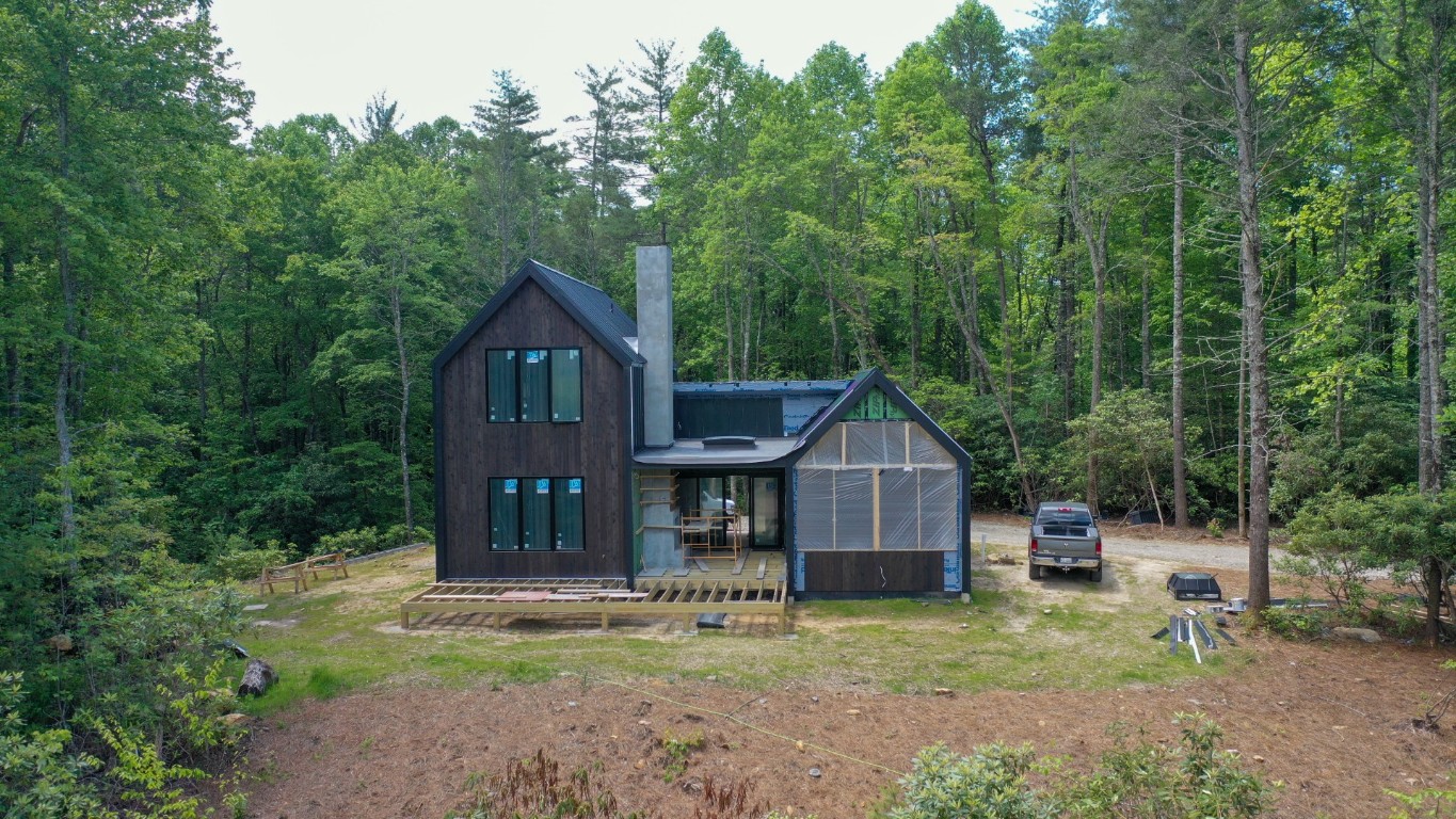 Highlands, North Carolina 28741, United States, 2 Bedrooms Bedrooms, ,3 BathroomsBathrooms,Residential,Active,171393