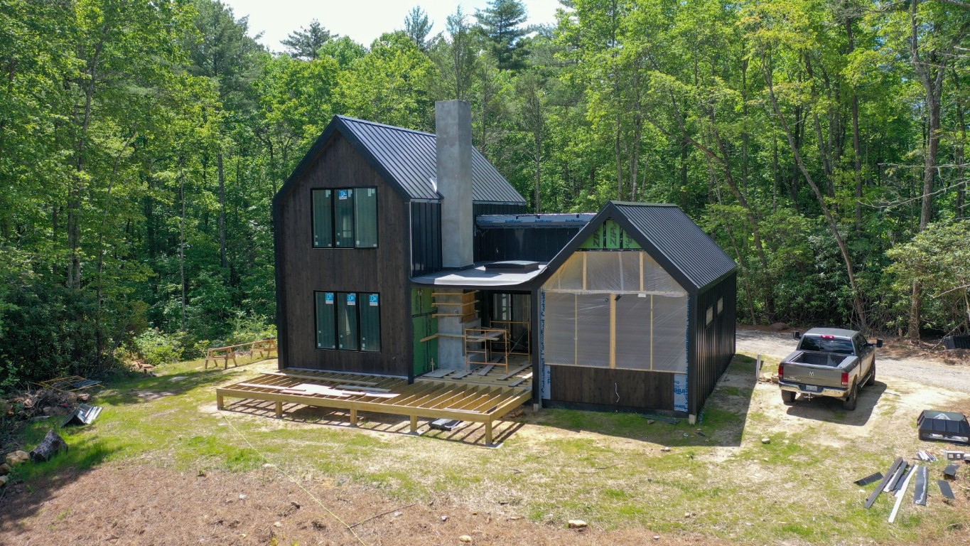 Highlands, North Carolina 28741, United States, 2 Bedrooms Bedrooms, ,3 BathroomsBathrooms,Residential,Active,171393