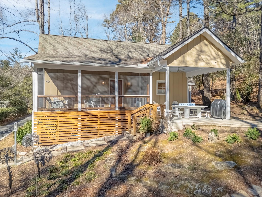 40 Toxaway Landing Drive