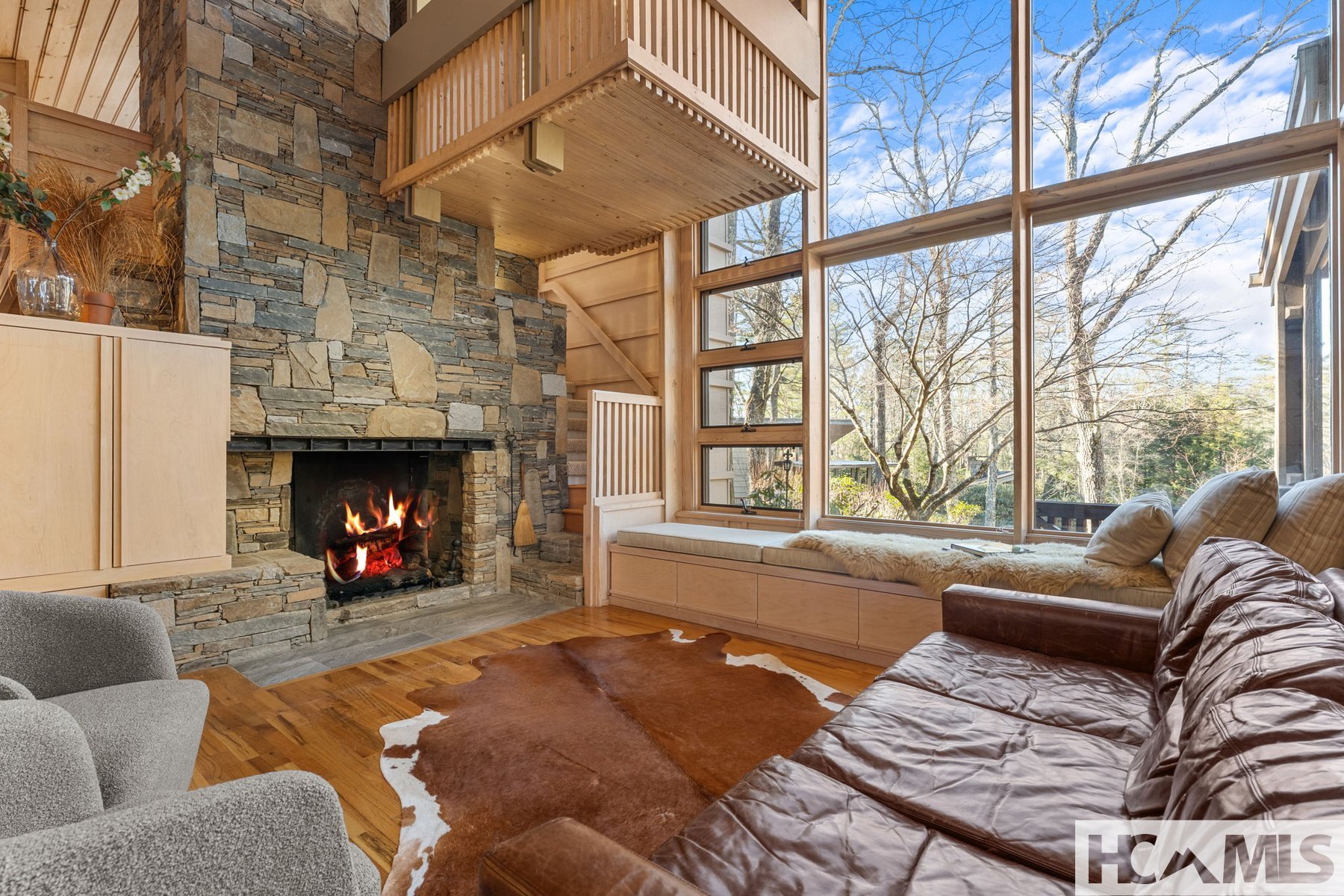 4 Woodland Lane