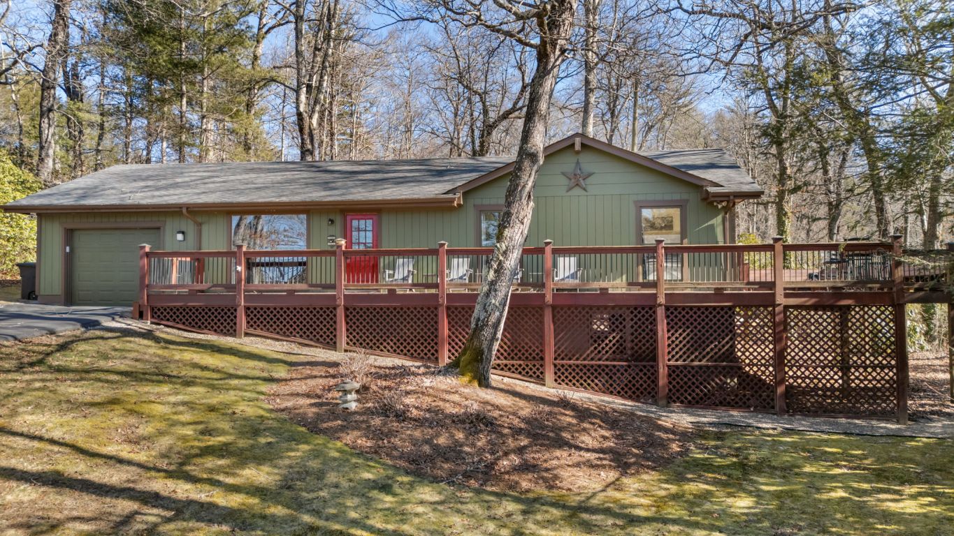 1185 Leonard Road
