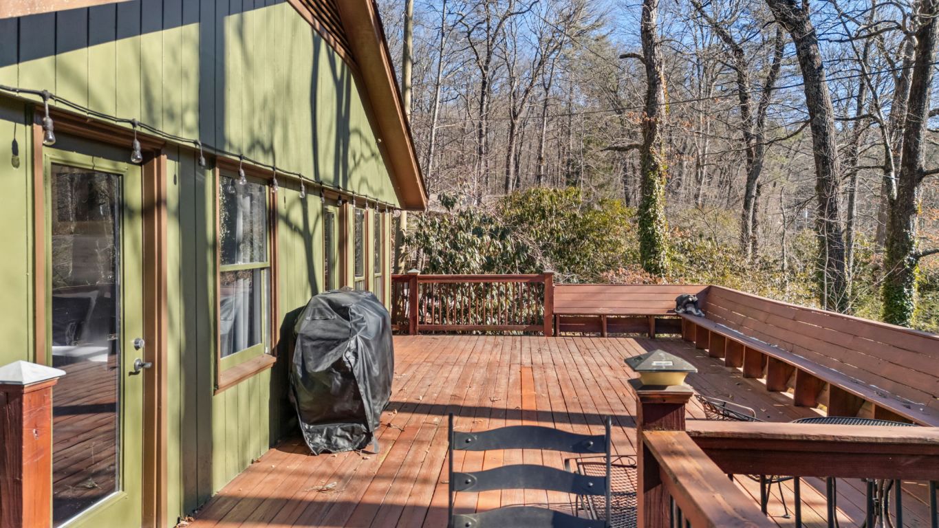 1185 Leonard Road