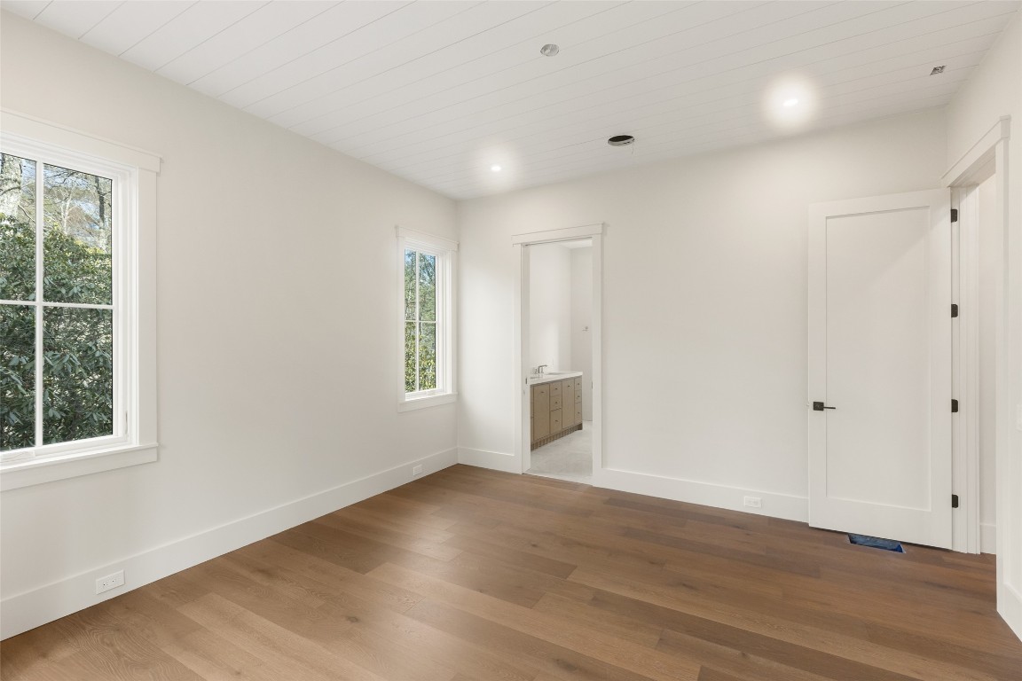 Highlands, North Carolina 28741, United States, 4 Bedrooms Bedrooms, ,5 BathroomsBathrooms,Residential,Active,254457