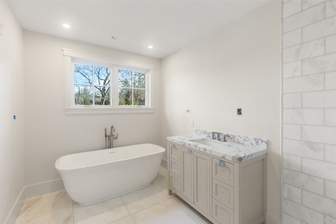 Highlands, North Carolina 28741, United States, 4 Bedrooms Bedrooms, ,5 BathroomsBathrooms,Residential,Active,254457