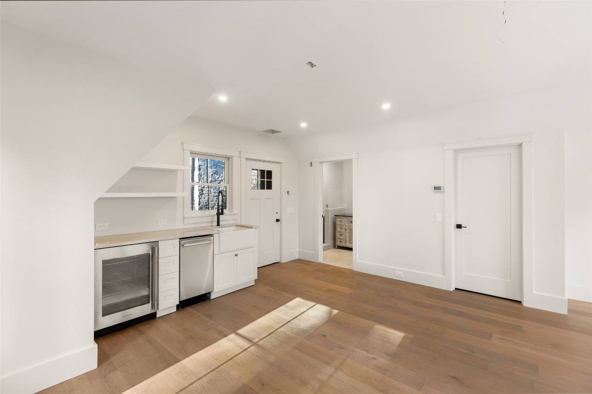 Highlands, North Carolina 28741, United States, 4 Bedrooms Bedrooms, ,5 BathroomsBathrooms,Residential,Active,254457