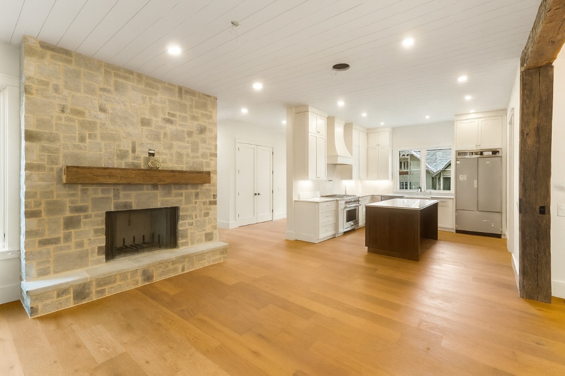 Highlands, North Carolina 28741, United States, 4 Bedrooms Bedrooms, ,5 BathroomsBathrooms,Residential,Active,254457