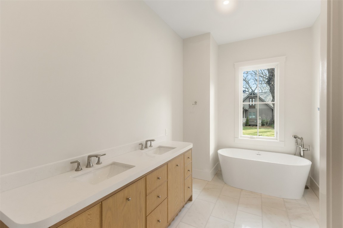 Highlands, North Carolina 28741, United States, 4 Bedrooms Bedrooms, ,5 BathroomsBathrooms,Residential,Active,254457