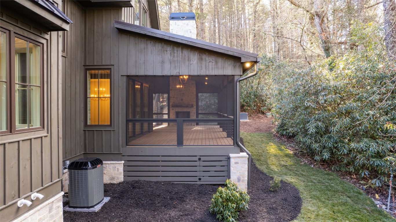 Highlands, North Carolina 28741, United States, 4 Bedrooms Bedrooms, ,5 BathroomsBathrooms,Residential,Active,254457