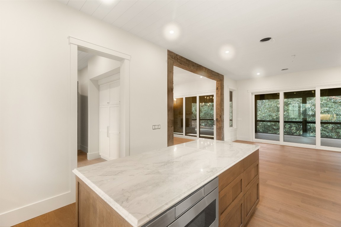 Highlands, North Carolina 28741, United States, 4 Bedrooms Bedrooms, ,5 BathroomsBathrooms,Residential,Active,254457