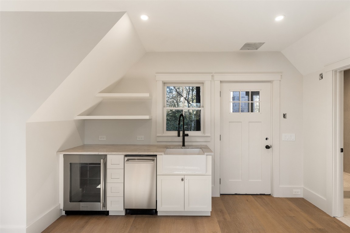 Highlands, North Carolina 28741, United States, 4 Bedrooms Bedrooms, ,5 BathroomsBathrooms,Residential,Active,254457