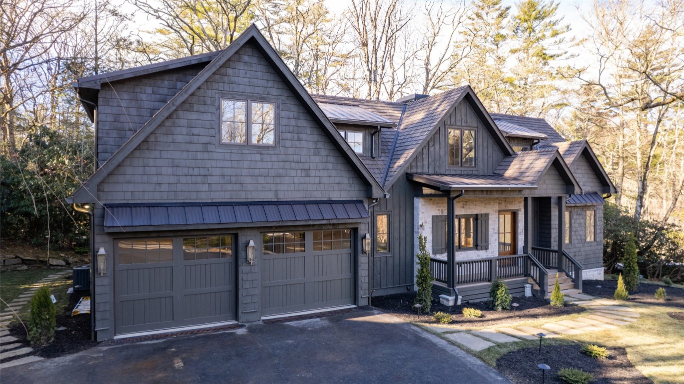 Highlands, North Carolina 28741, United States, 4 Bedrooms Bedrooms, ,5 BathroomsBathrooms,Residential,Active,254457