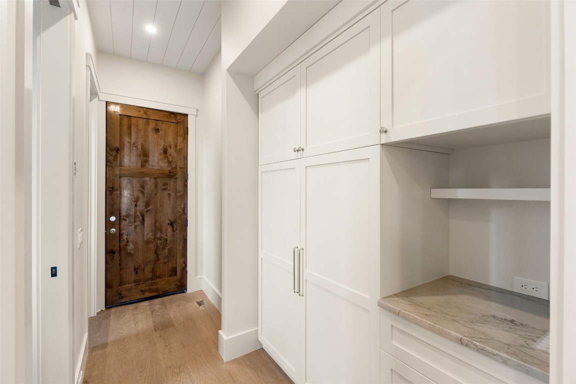 Highlands, North Carolina 28741, United States, 4 Bedrooms Bedrooms, ,5 BathroomsBathrooms,Residential,Active,254457